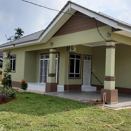 Villa Hijau Guest House Kampong Sura Tengah ภายนอก รูปภาพ
