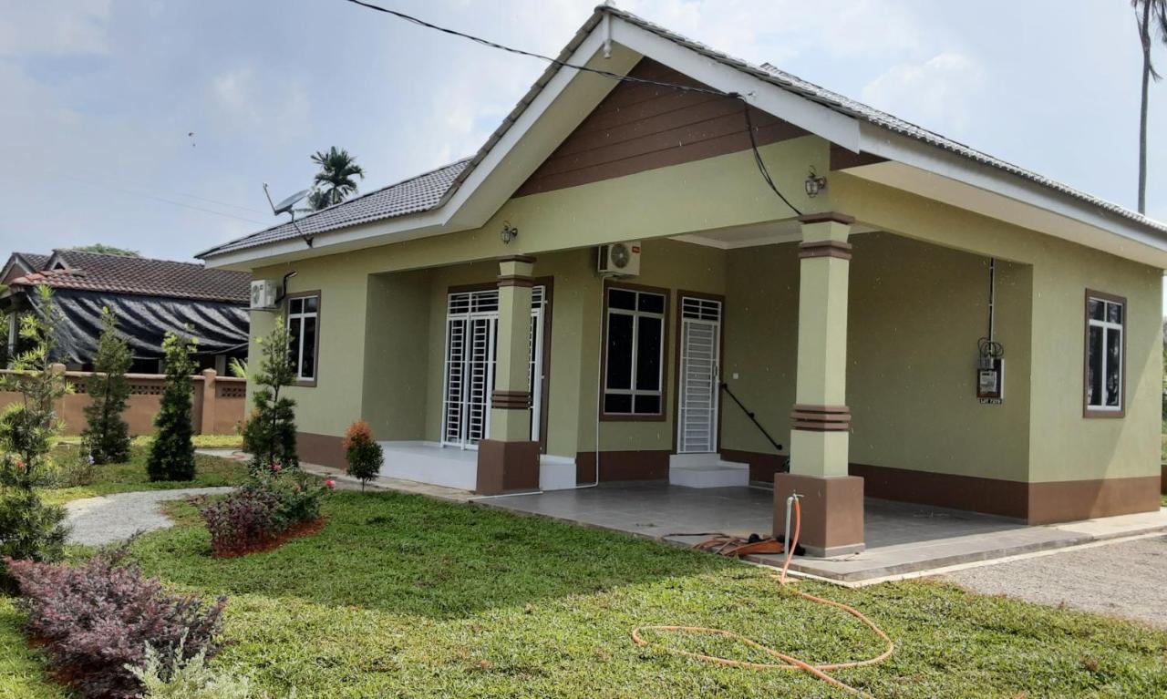 Villa Hijau Guest House Kampong Sura Tengah ภายนอก รูปภาพ